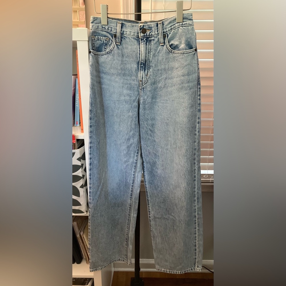 Levi’s - High Rise Straight Jean- Size 26